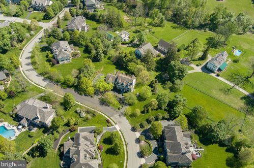 315 Blackburn Dr, Berwyn PA  19312-2801 exterior