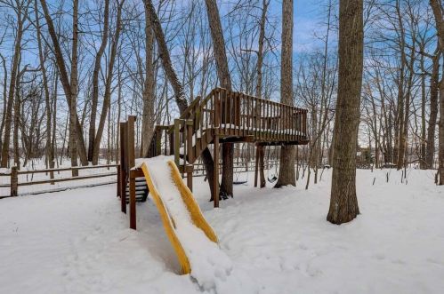 1947 Southwood Trl, West Bend WI  53090-8971 exterior