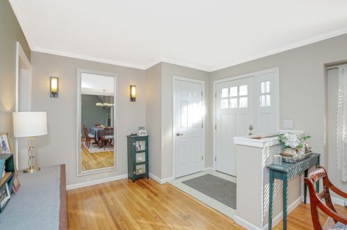 111 Brook St, West Sayville, NY 11796-1324