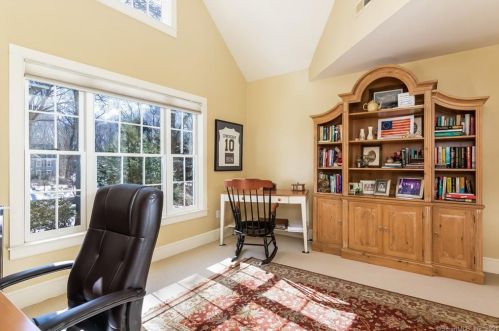 11 Blueberry Hill Reserve, Deep River CT  06419-2330 exterior