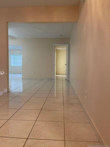 9325 24 Pl, Hollywood FL 33024-3125 exterior