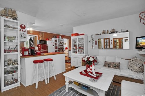 35 Lakewood Ave, East Quogue, NY 11942-4007