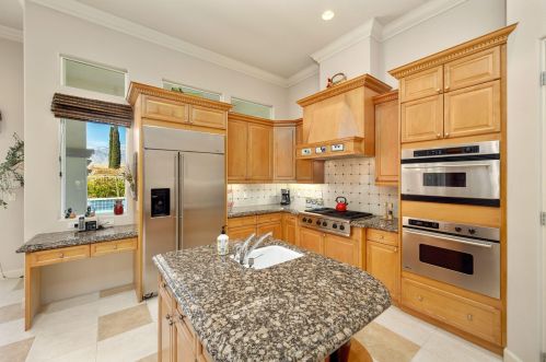 27 Toscana Way, Rancho Mirage CA  92270-1977 exterior