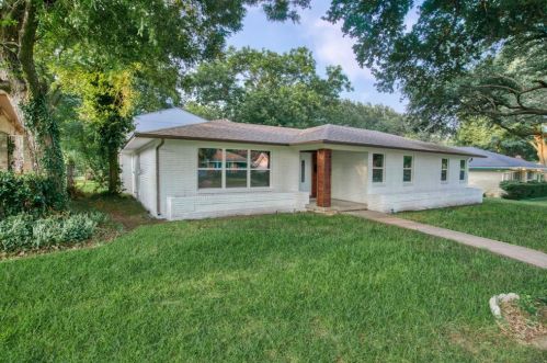 905 Green Hill Rd, Dallas, TX 75232-1635