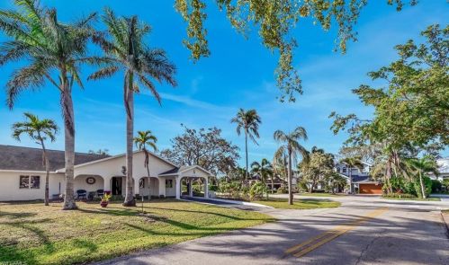 1377 11th St, Naples FL  34117-2296 exterior