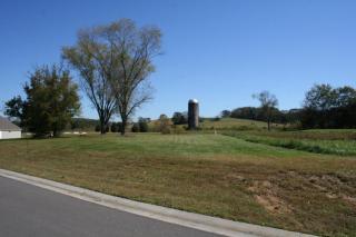480 Indian Cave Dr, Loudon, TN 37774-5484