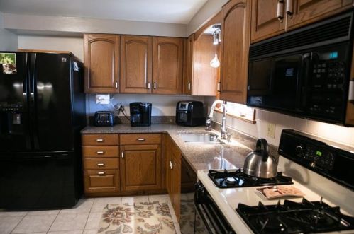 119 Highlander Heights Dr, Glenshaw PA  15116-2533 exterior