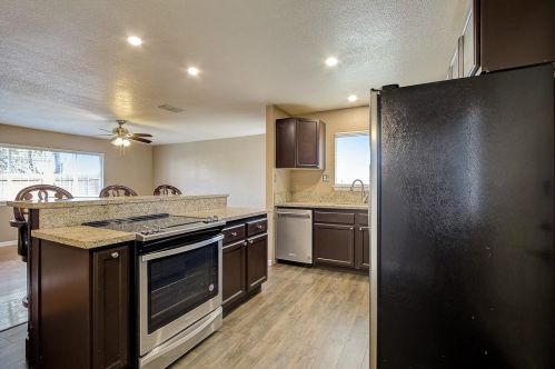 8226 Angelo Ct, Elverta, CA 95626-9647