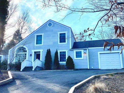 525 Seven Ponds Towd Rd, Watermill NY  11976-2323 exterior