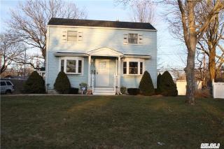 250 Eastwood Blvd, South Setauket, NY 11720-2540