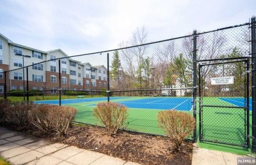 9 Lawrence Ct, Teaneck NJ  07666-6489 exterior