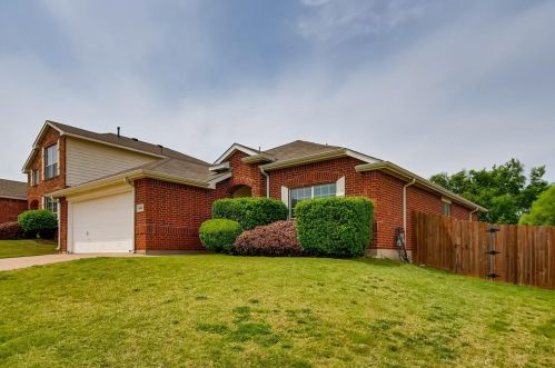 5600 Seafield Ln, Fort Worth, TX 76135-2530