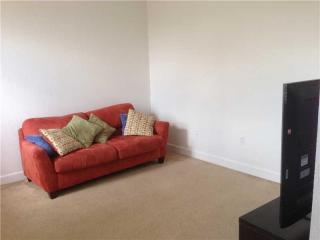 1057 146th Ter, Hollywood FL  33027-6164 exterior