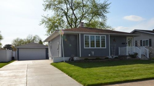 8028 Glenwood St, Hammond, IN 46322-1322