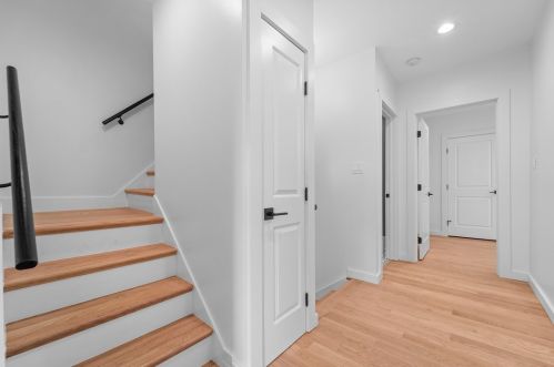 5903 Stanton Ave, Pittsburgh PA  15206-2117 exterior