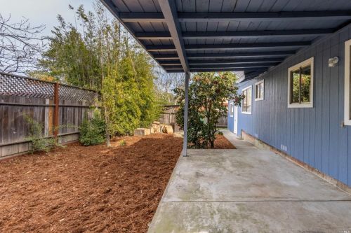 810 Walnut Ave, Ukiah CA  95482-3703 exterior