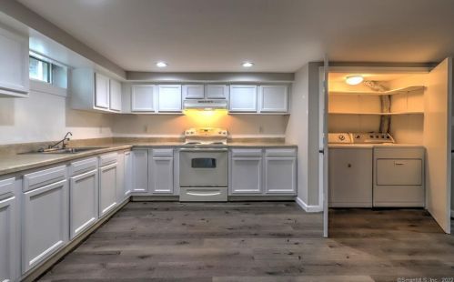 65 Ridgebrook Dr, Bridgeport CT  06606-1925 exterior