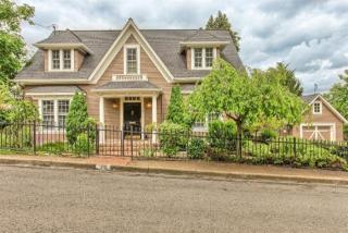 79 Baum St, Ashland, OR 97520-2631