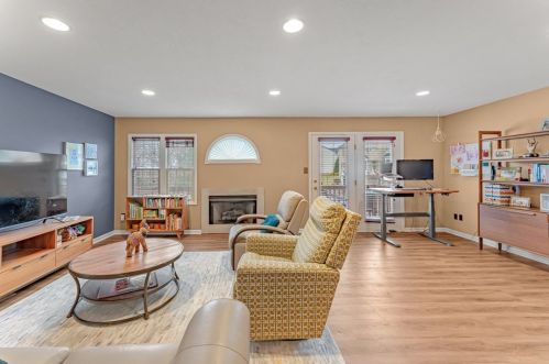 474 Cherryhill Dr, Bridgeville, PA 15017-1161