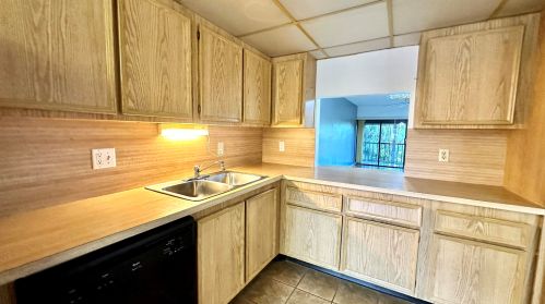 5939 Forest Hill Blvd, West Palm Beach, FL 33415-5512