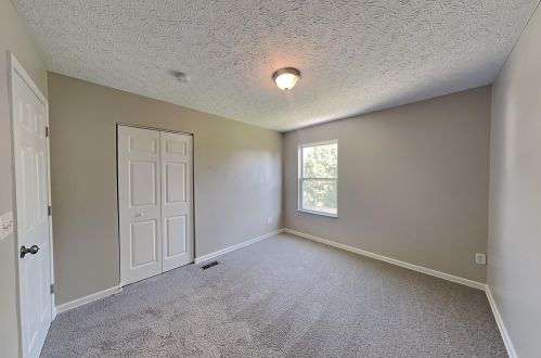 380 Thompson St, Pataskala OH  43062-9282 exterior