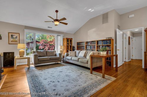 111 Autumn Rd, Lakewood NJ  08701-1622 exterior