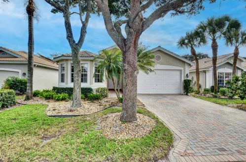 7232 Morocca Lake Dr, Delray Beach, FL 33446-3778