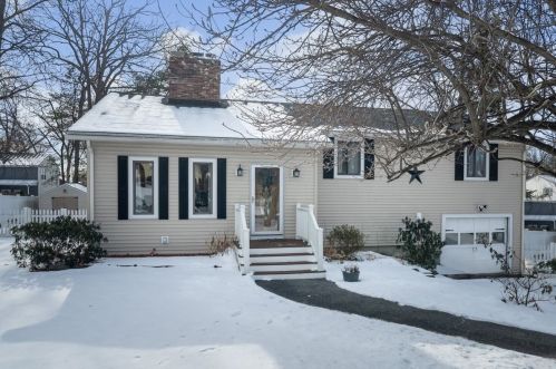 10 Peggy Ln, Salem, NH 03079-2056