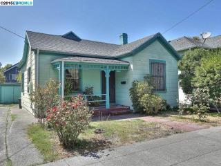2210 10th St, Berkeley CA  94710-2325 exterior