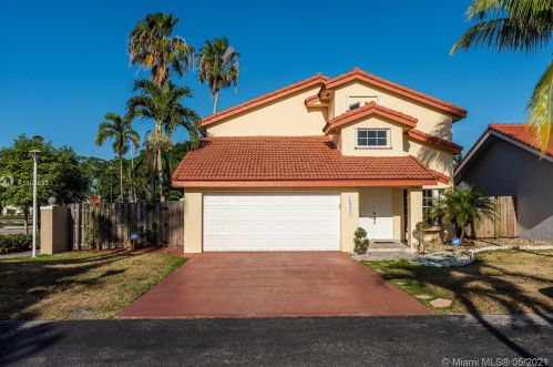 18845 82nd Ct, Hialeah, FL 33015-5337