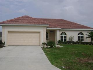 417 Bay Leaf Dr, Kissimmee, FL 34759-5401