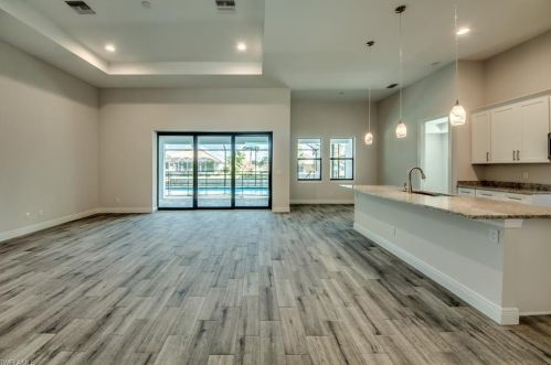 3527 4th Ln, Cape Coral FL  33991-5604 exterior