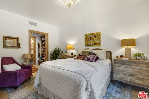 1316 Topanga Canyon Blvd, Topanga CA  90290-4271 exterior