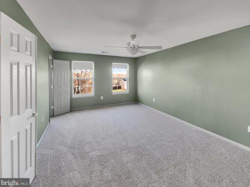 5771 Rhode Island Dr, Woodbridge VA  22193-3830 exterior