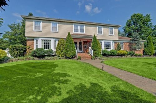 13 Hartshorne Rd, Tinton Falls, NJ 07712-2539