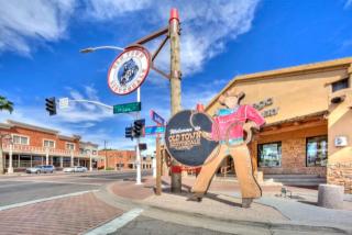 7979 Camelback Rd, Scottsdale AZ  85251-2601 exterior