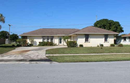 331 Sequoia Dr, West Palm Beach, FL 33409-3605