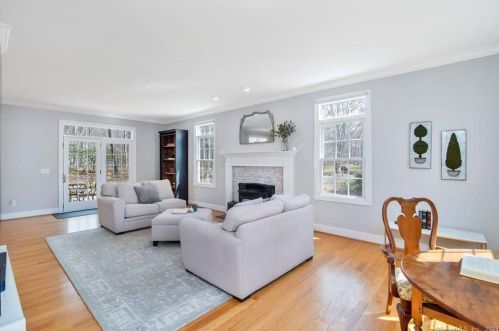 33 Blue Heron Dr, East Hampton CT  06424-1368 exterior