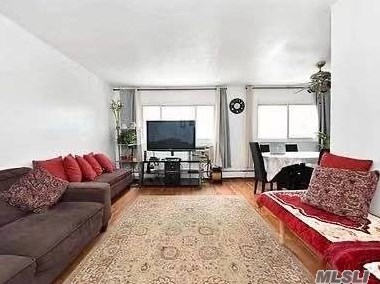 135-37 Coolidge Ave, Jamaica, NY 11435-1037