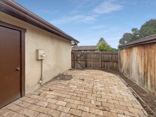 3857 Fraser St, Denver CO 80014-3829 exterior