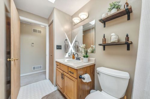 2500 Hollywood Dr, Gibsonia PA  15044-8385 exterior