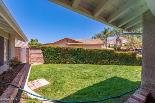 6437 Dowel Dr, Simi Valley, CA 93063-3817