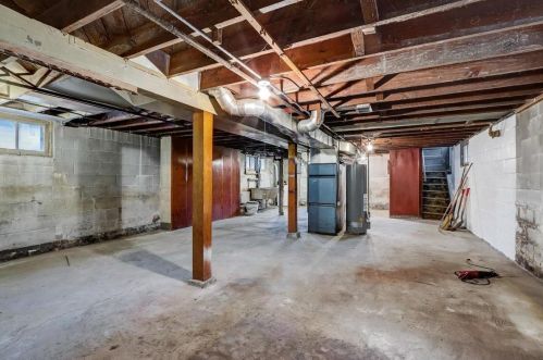 1454 89, Milwaukee WI 53222-4604 exterior