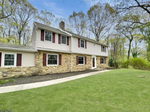590 Hill Rd, Glen Gardner, NJ 08826-3309