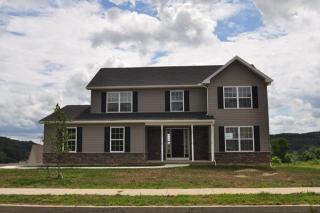 4965 Coatbridge Ln, Walnutport, PA 18088-9387