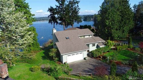 10214 227th St, Vashon, WA 98070-7067