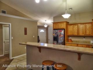 2912 Brookville Dr, Manhattan KS  66502-8431 exterior