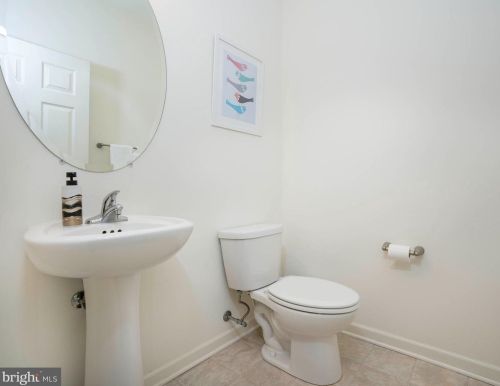 24 Grissom Dr, Bear DE  19701-6848 exterior