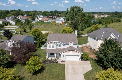 122 Stone Hedge Row Dr, Johnstown, OH 43031-1329