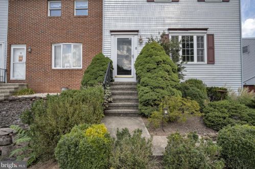 8 Russian Olive Dr, Etters, PA 17319-9574